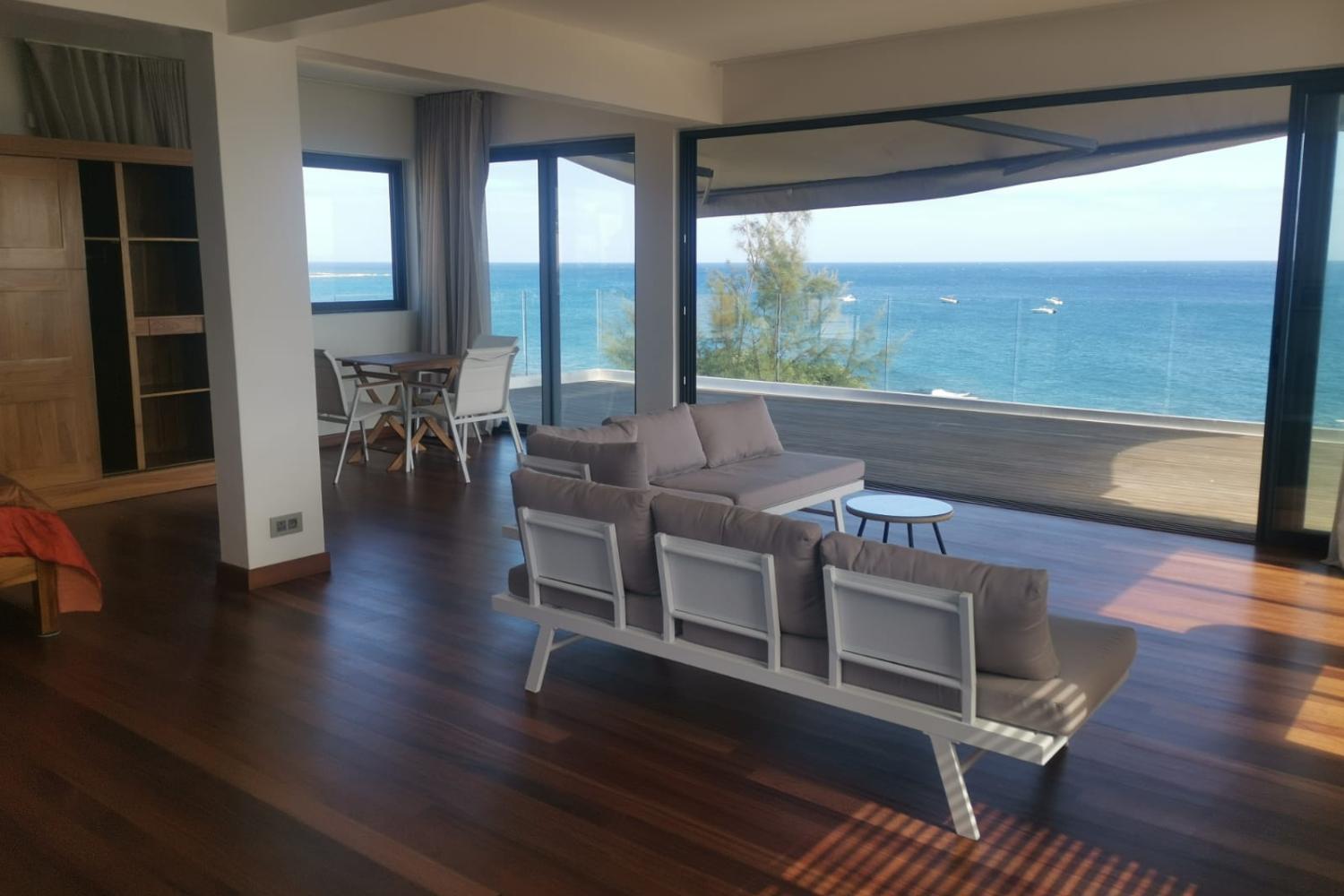 Oceans Luxury Oceanfront Apart Sunset View With Pool Apartment Flic en Flac Luaran gambar