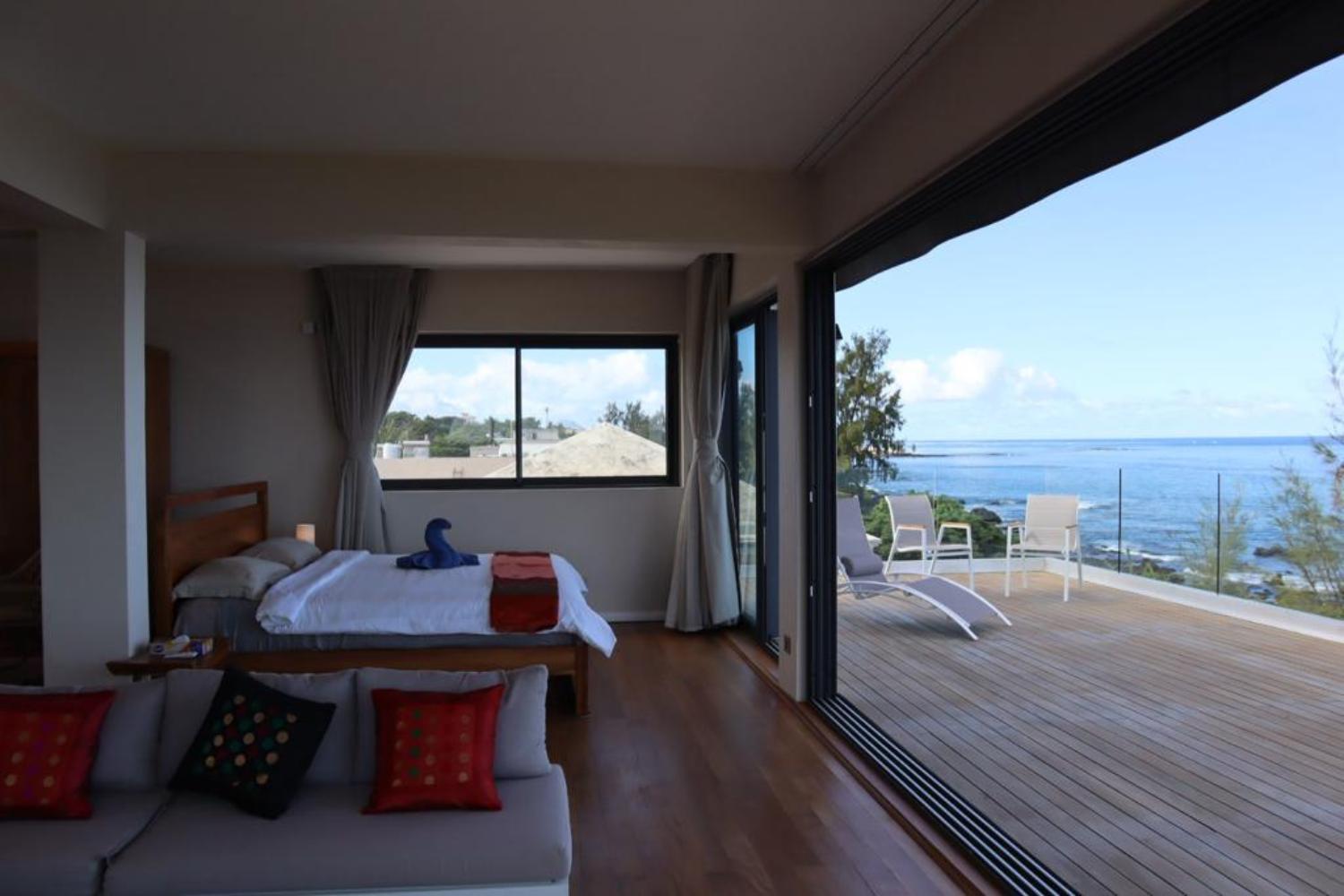 Oceans Luxury Oceanfront Apart Sunset View With Pool Apartment Flic en Flac Luaran gambar