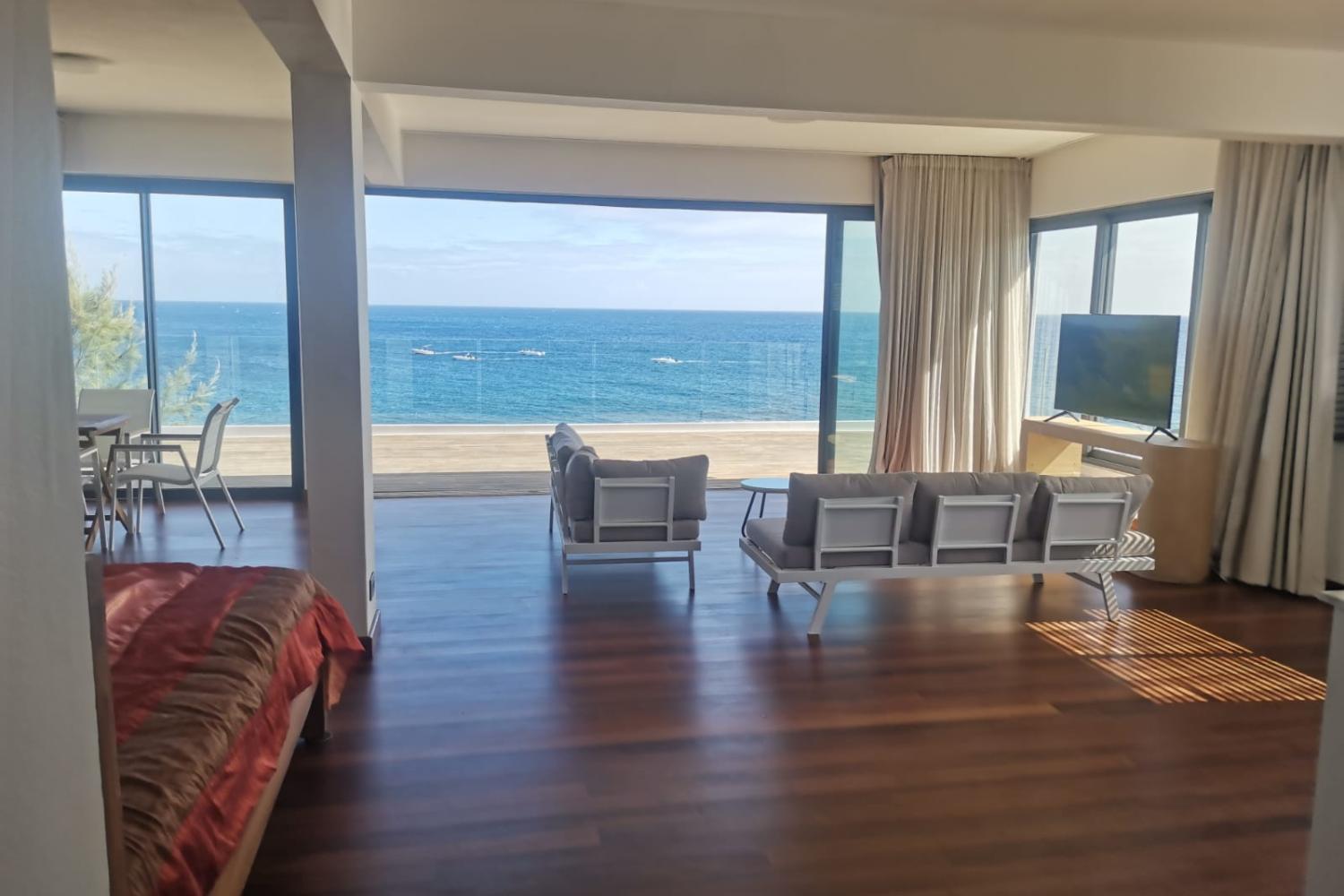 Oceans Luxury Oceanfront Apart Sunset View With Pool Apartment Flic en Flac Luaran gambar